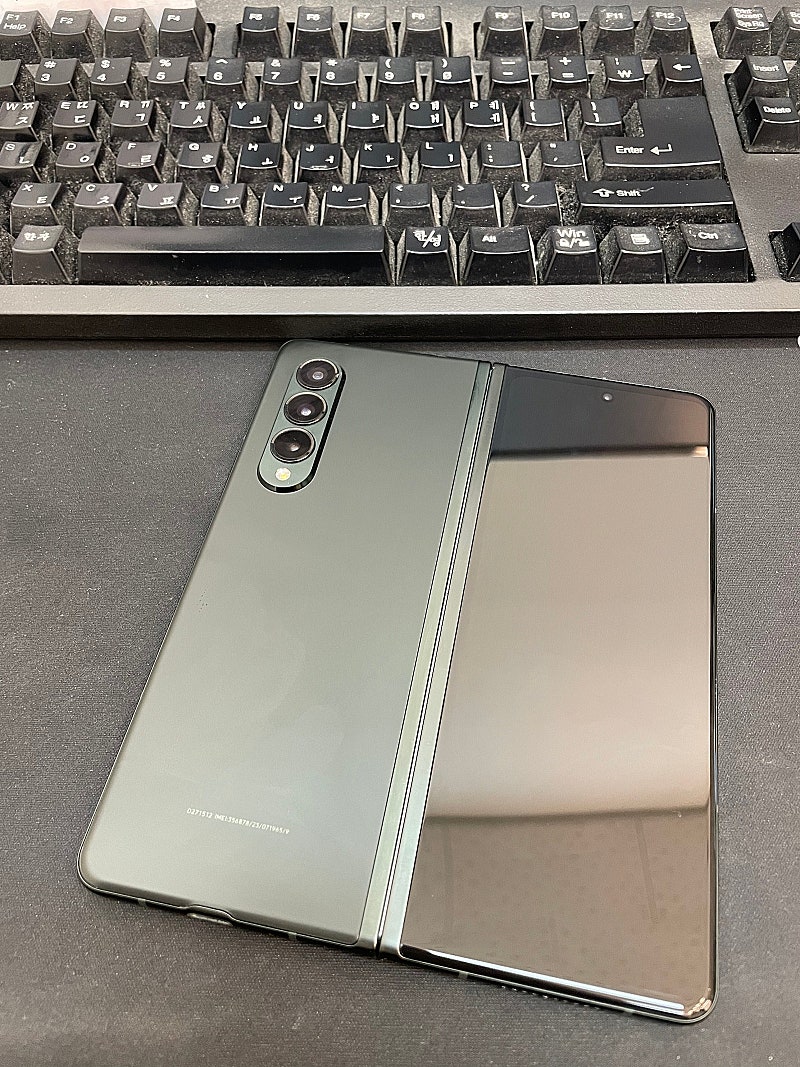 갤럭시Z폴드3 그린 256GB 무잔상 상태좋은 중고37...--0