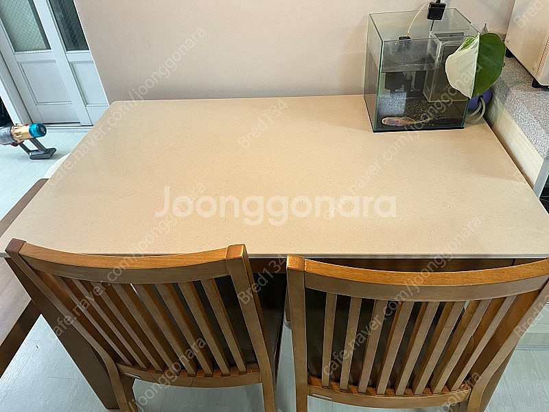 리바트4인용 식탁판매합니다--1