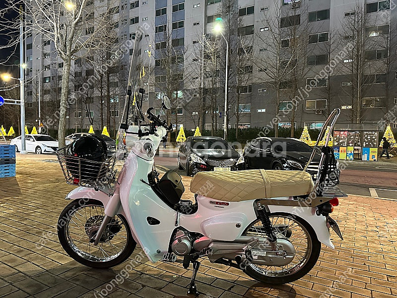 혼다 슈퍼커브 110 23년식 화이트 판매 3755키로--0