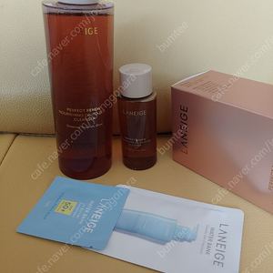 [대구] 라네즈 퍼펙트 리뉴 너리싱 오일 투 폼 클렌저 200ml 새상품 팝니다