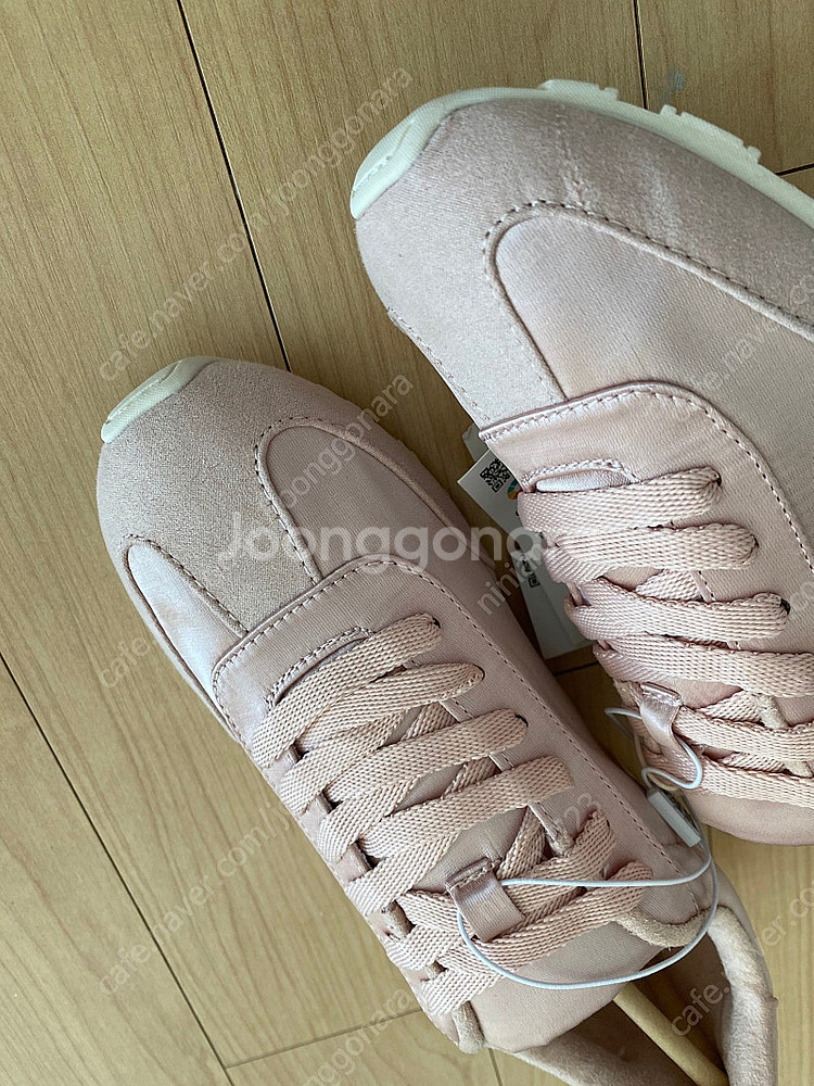 (무배)ZARA. 새틴 운동화. 연핑크. 235. 새제...--0