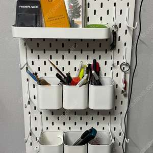 이케아 스코디스 페그보드 화이트 36x56cm 선반 보관용기 후크 액세서리 팝니다. IKEA SKADIS