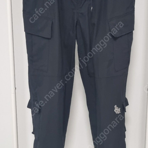 페치선데이 24 S/S _RIPSTOP CARGO PANTS BLACK_M사이즈 한번 착용한 제품 판매합니다.