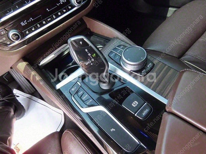 @18년식 5시리즈(7세대) 520d xDrive 럭셔...--9