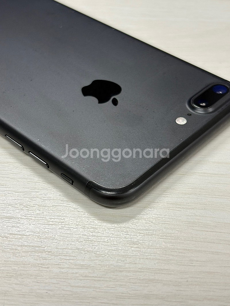 아이폰 7플러스 블랙색상 128용량 상태좋은 무잔상 미파손 단말기 14만 판매합니다--4