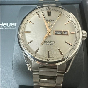 태그호이어 까레라 칼리버 5 골드