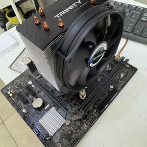 i5 9600K + B365M + 트리니티 쿨러 배송비 포함 9만원 빠른 거래