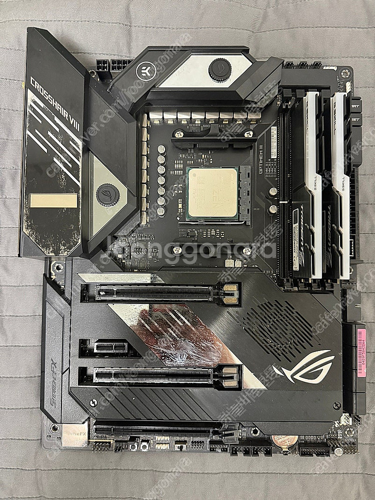 AMD CPU / ASUS ROG Crosshair VIII Formula 팝니다.--0