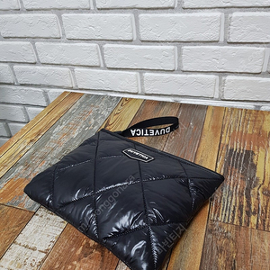 [미사용/정품] 듀베티카 패딩 클러치