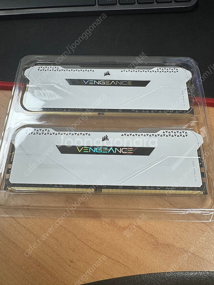 CORSAIR VENGEANCE DDR4 32GB (2...--1