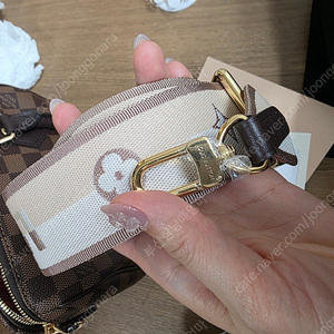 루이비통 스피디20 스트랩 베이지