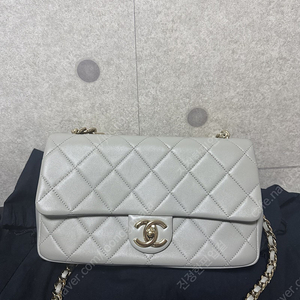 샤넬 클래식 체인 플랩백