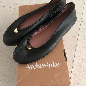 아카이브앱크 벨 플랫슈즈 250