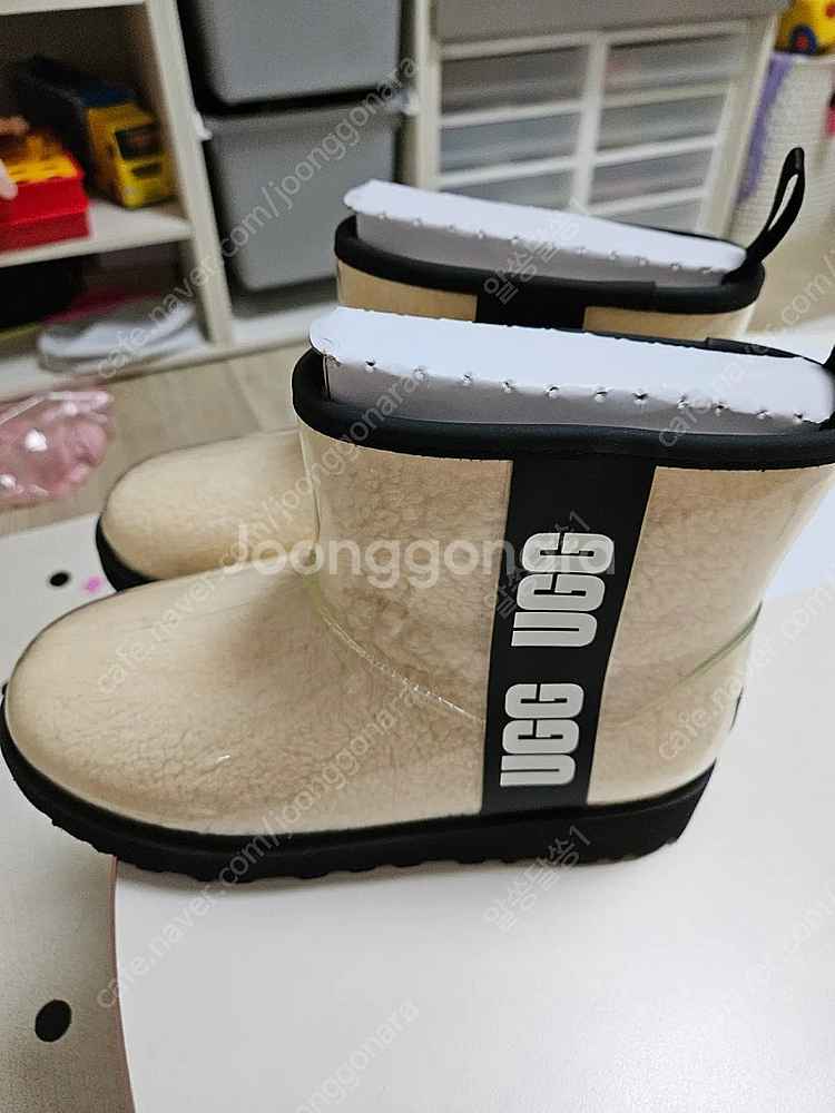 어그 클리어 미니 US6 230사이즈--2