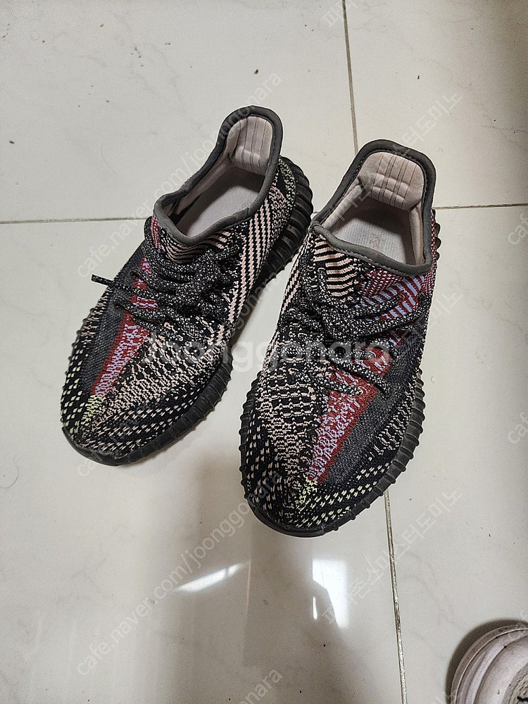 아디다스 이지부스트 350 v2 예힐 240 9만원--0