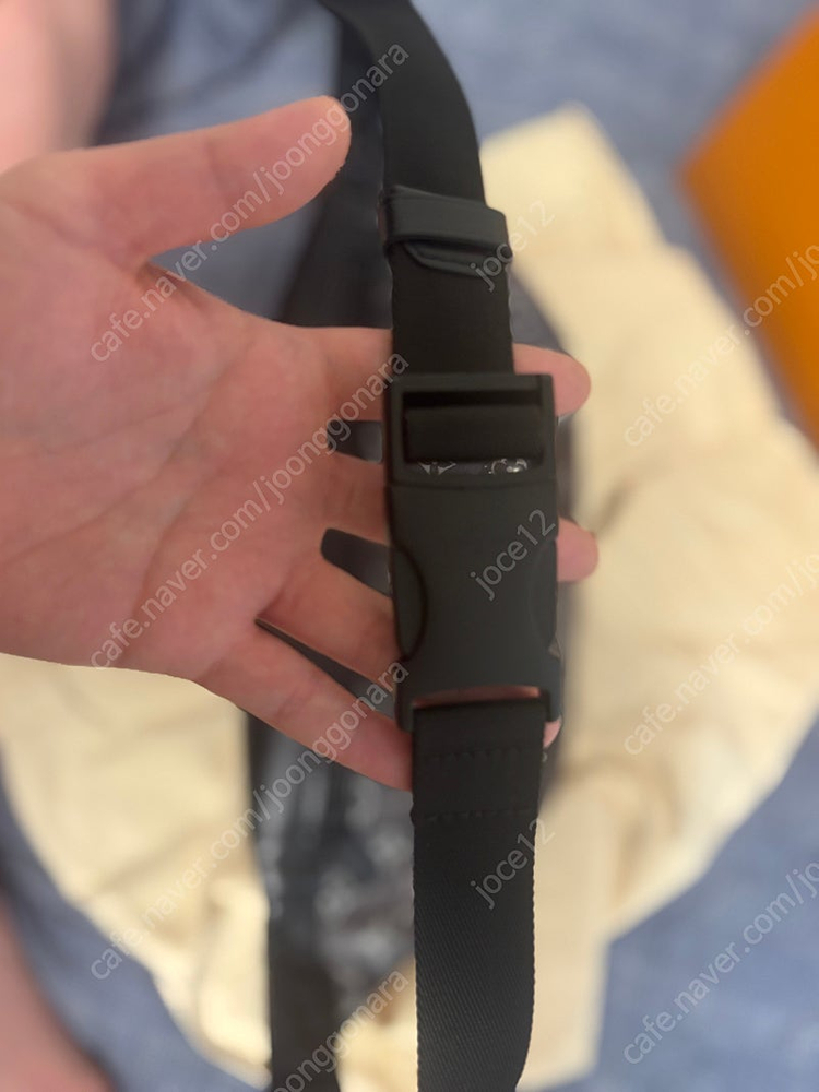 루이비통 갤럭시(힙색) 범백 판매합니다. 이미지