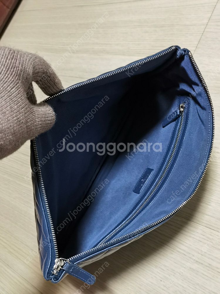샤넬 가죽 클러치 L라지 풀박스 판매합니다.--6