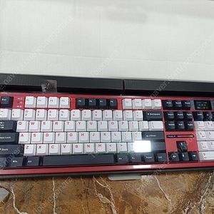 독거리 AULA F108 PRO 레드색상 풍령축 판매합니다 .4.9만
