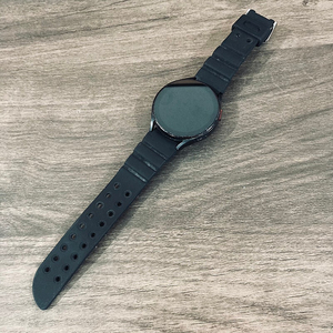 갤럭시 워치5 블랙 44MM 액정S급 5만5천원 케이블포함 판매합니다!
