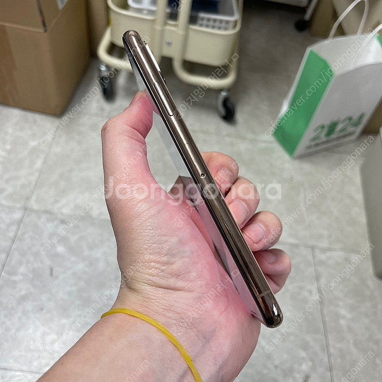 아이폰XS 골드 64GB 30만 15758 수원--2