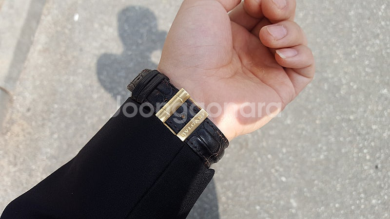 불가리 디아고노 18K금통 시계 팝니다.--5
