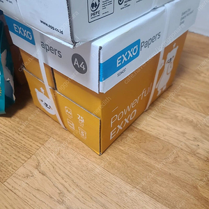 수능 수학 교재, 수학 문제집 풀어요.