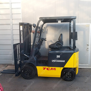 TCM 전동지게차 2.0톤 싸이드쉬프트 장착 신품타이어장착 전기식물류장비