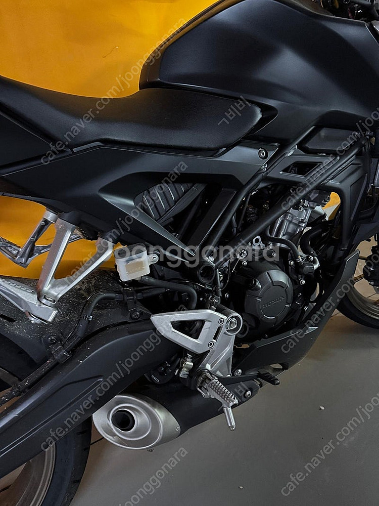 혼다 오토바이 cb125r--3