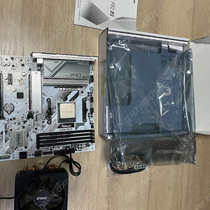 라이젠 5700x asrock b550m pro rs 화이트