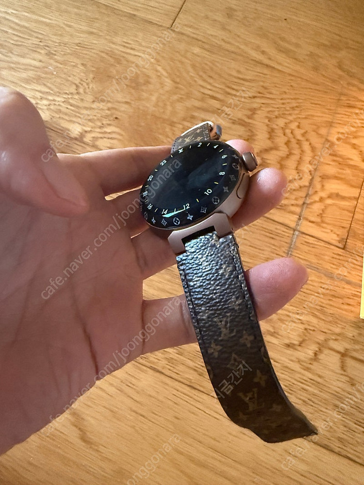 루이비통 땅부르 호라이즌 미사용 s급 이미지