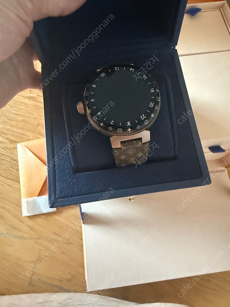 루이비통 땅부르 호라이즌 미사용 s급 이미지