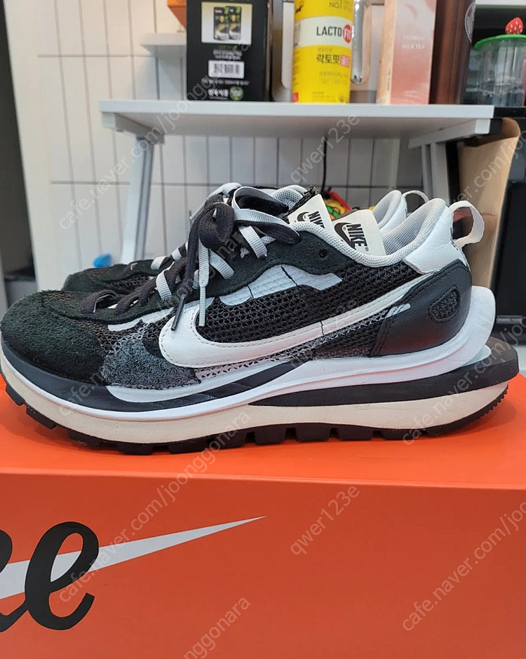 나이키 사카이 베이퍼 검흰 265 검흰 이미지