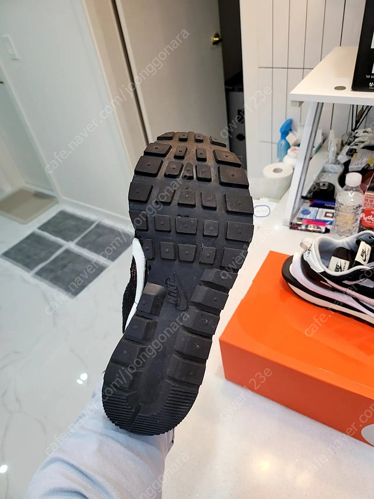 나이키 사카이 베이퍼 검흰 265 검흰 이미지