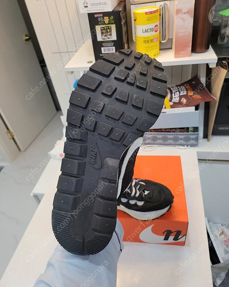 나이키 사카이 베이퍼 검흰 265 검흰 이미지