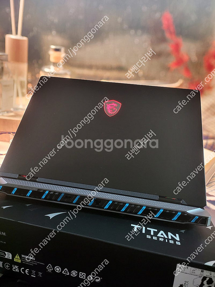MSI 타이탄 18 HX A14VIG-i9 4K Min...--0