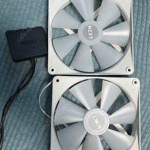 Nzxt팬하고 rgb 컨트롤러 팔아요