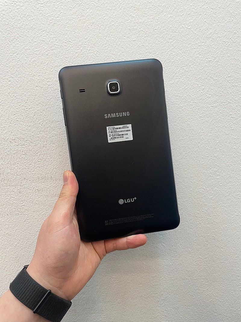 갤럭시탭E 8.0 LTE 블랙 32GB 무잔상 상태좋은 중고4만팝니다.