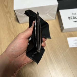 벨루티 카드 지갑 팝니다.