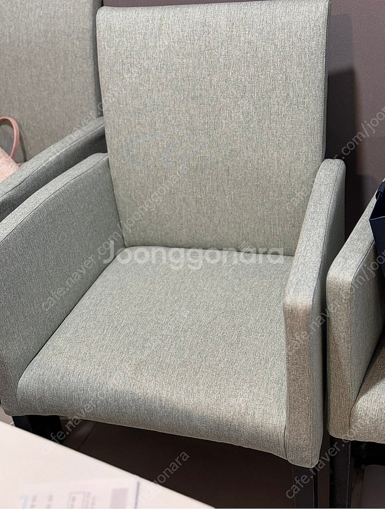민트색 암체어 원목의자--1