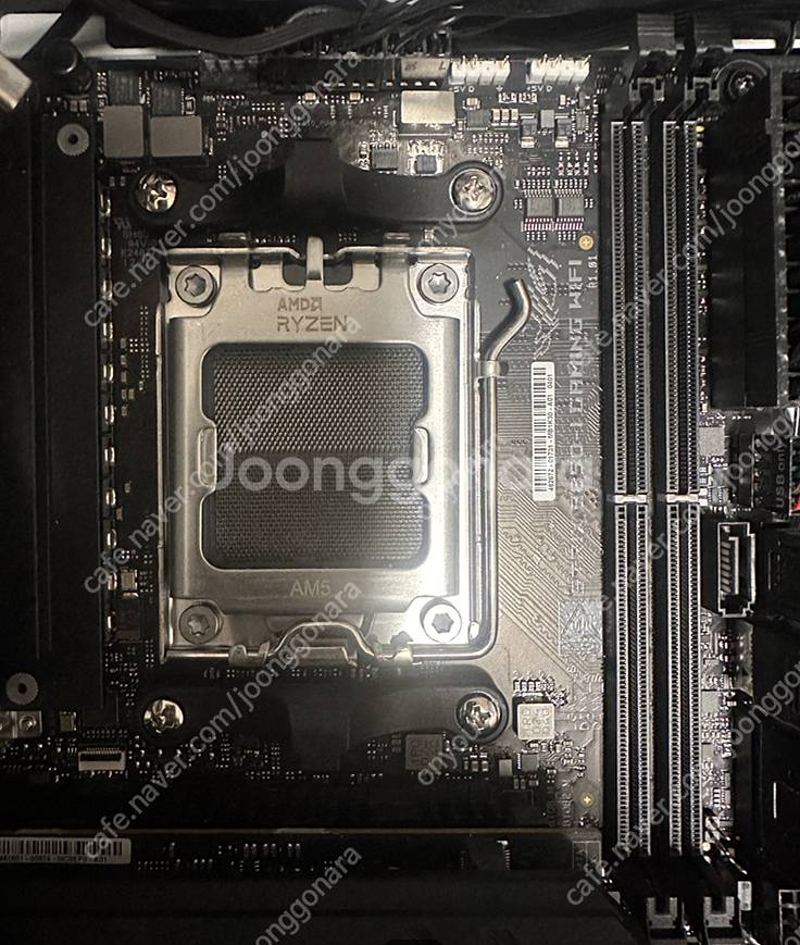 ASUS ROG STRIX B850-I GAMING W...--0