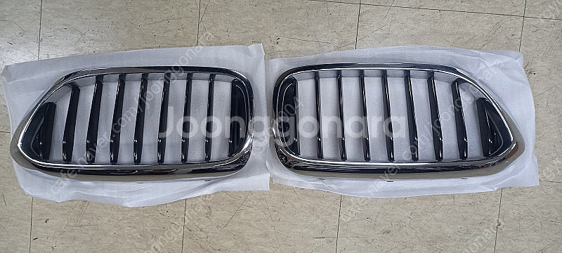 BMW 520D(G30)용 중고 전면 그릴팝니다--0
