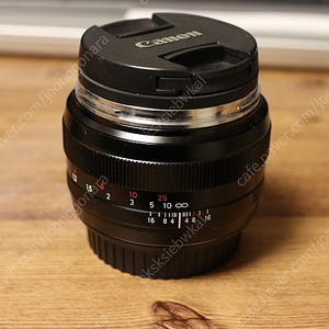 칼자이즈 플라나 50mm f1.4 캐논 마운트 판매합니다.