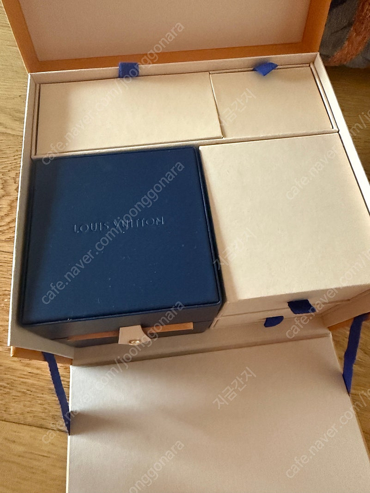 루이비통 땅부르 호라이즌 미사용 s급 이미지