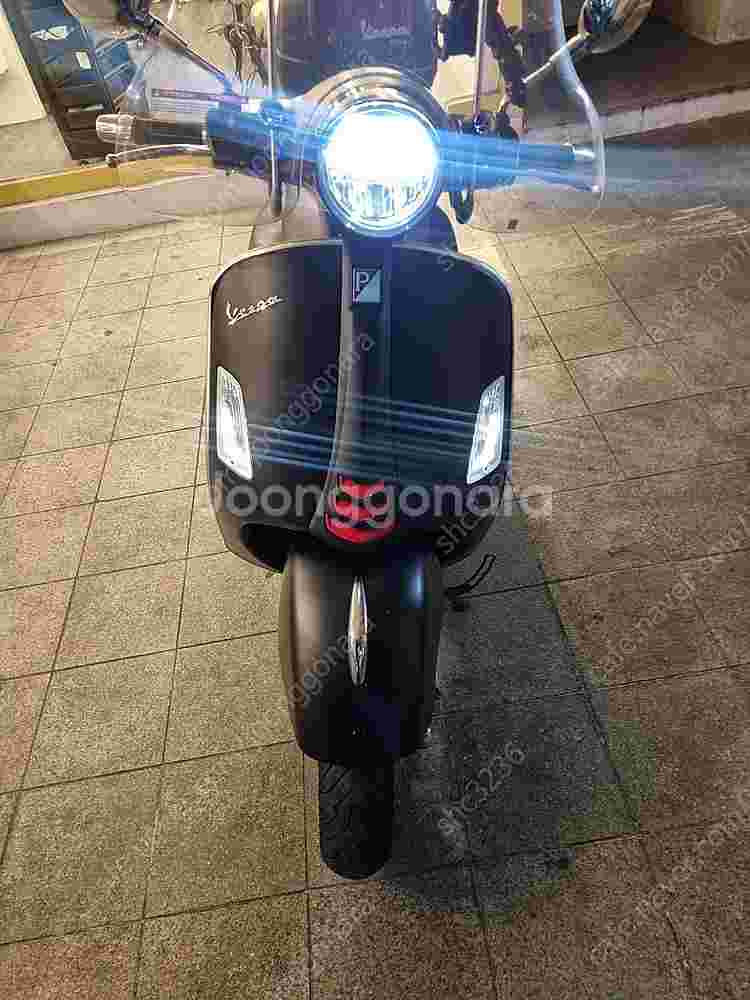 베스파 gts300 21년식 판매합니다--2