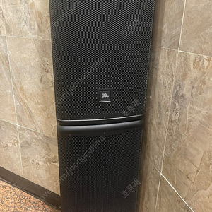 JBL EON712