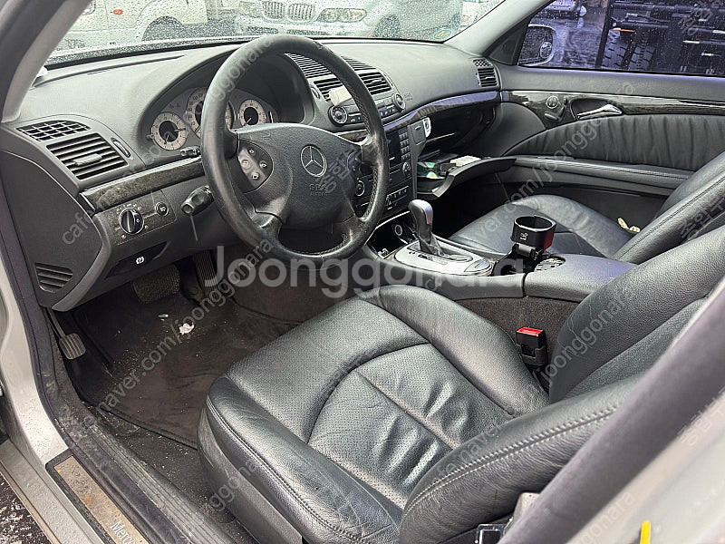 벤츠 W211 E320 전기형 부품차 각개합니다 뒷범퍼...--2
