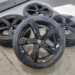 [ 추천 ] GENESIS GV70 21인치 와플 블랙 스포츠 휠 타이어 팝니다.