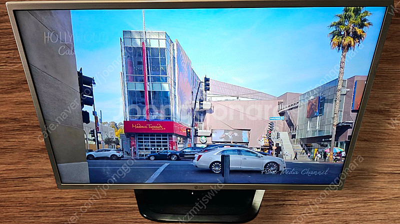 LG 32인치 LED 모니터 32MB25VQ 팝니다--0