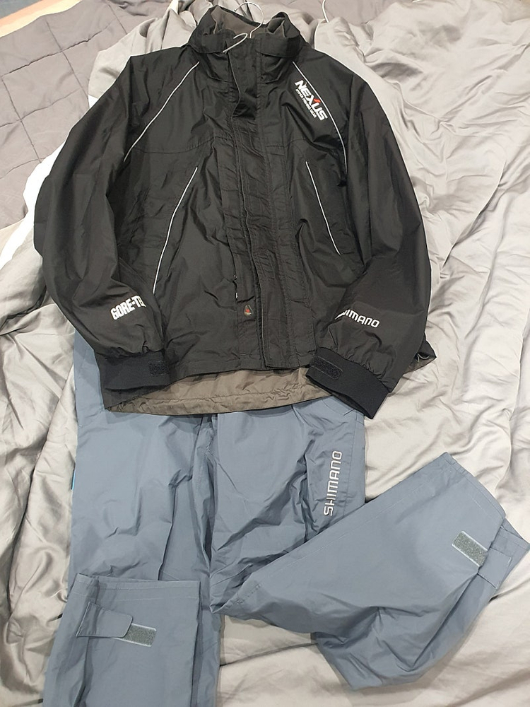 시마노 넥서스 낚시복 이미지