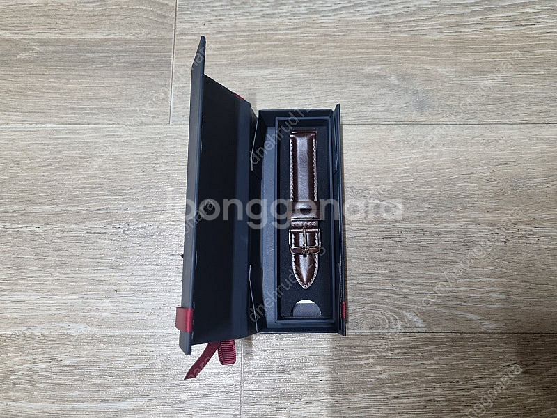 다니엘 웰링턴 시계줄(18mm) 팝니다--1
